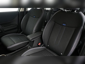 Used MINI Hatch 2024 for sale - 75360529: Photo