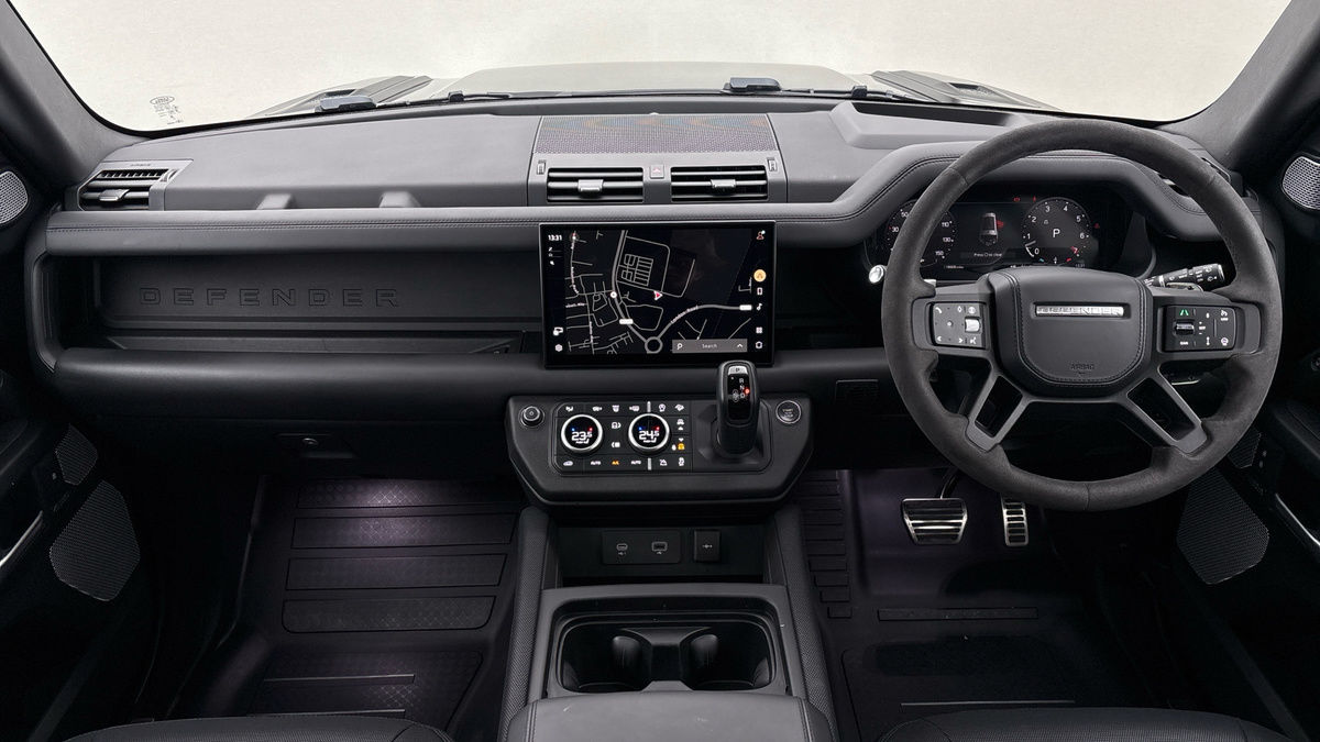 Used Land Rover Defender 130 2023 for sale - 76430644: Photo 12