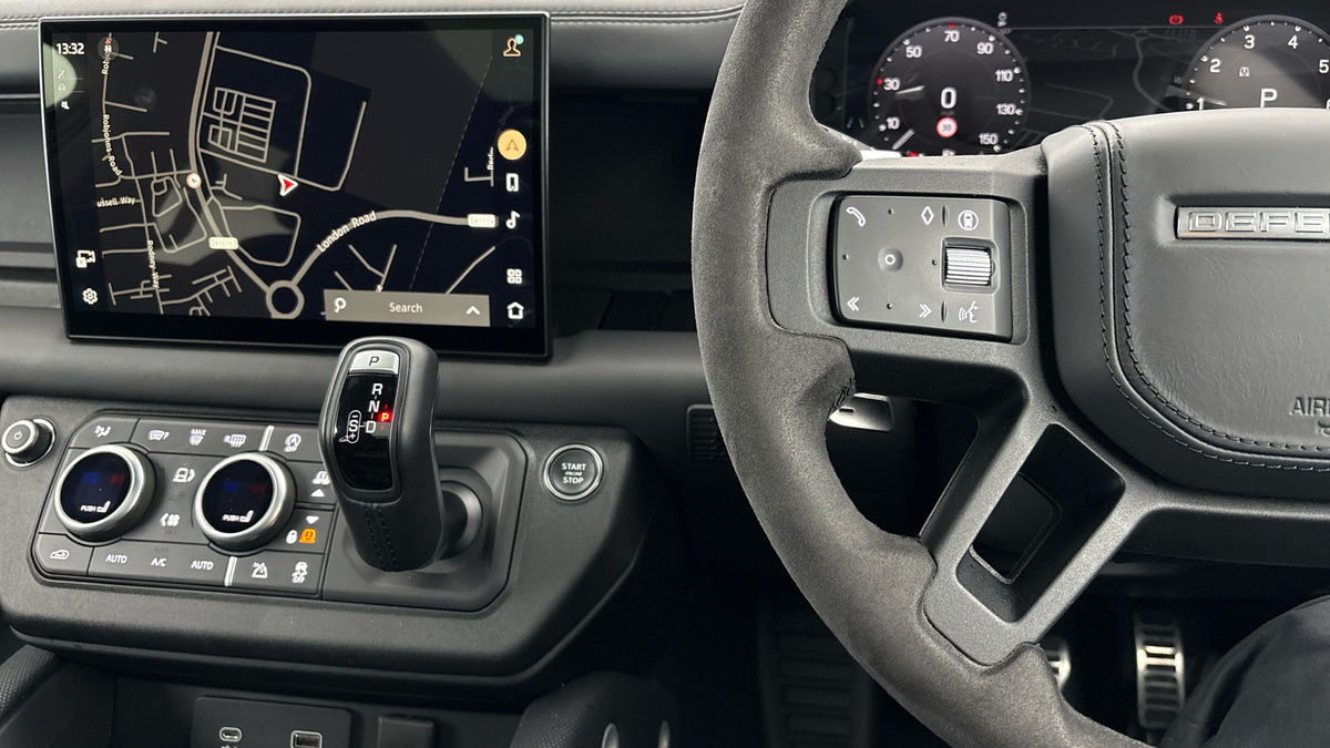 Used Land Rover Defender 130 2023 for sale - 76430644: Photo 13