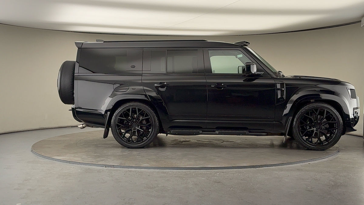 Used Land Rover Defender 130 2023 for sale - 76430644: Photo 16