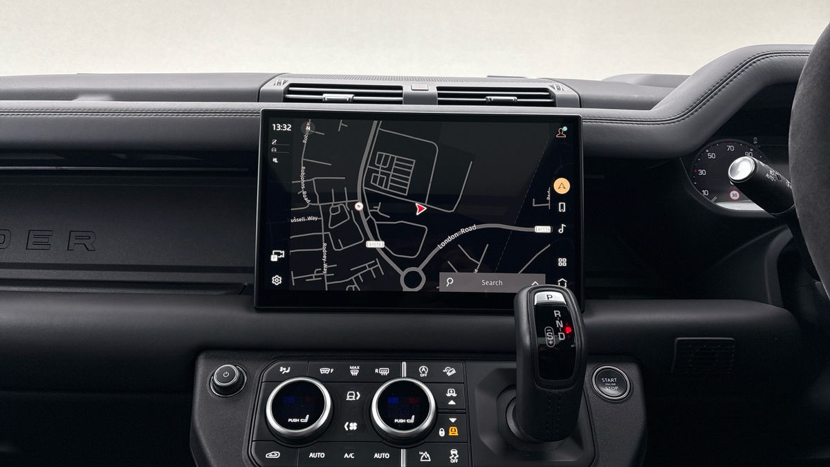 Used Land Rover Defender 130 2023 for sale - 76430644: Photo 17