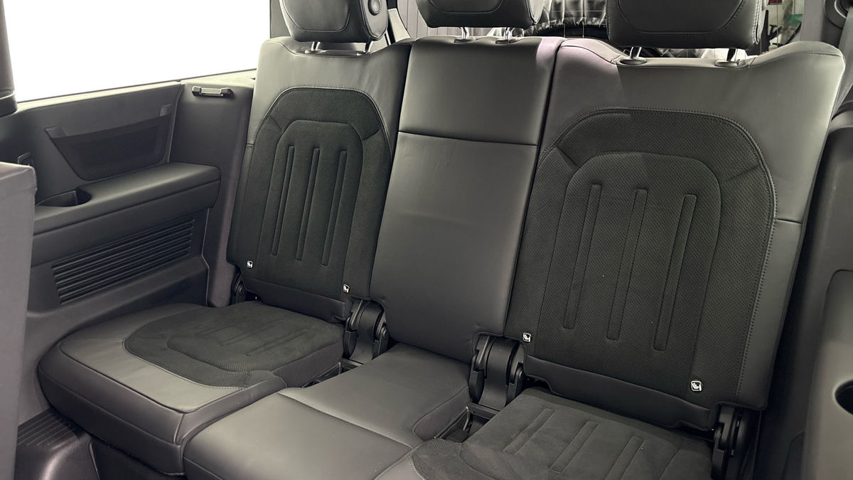 Used Land Rover Defender 130 2023 for sale - 76430644: Photo 31