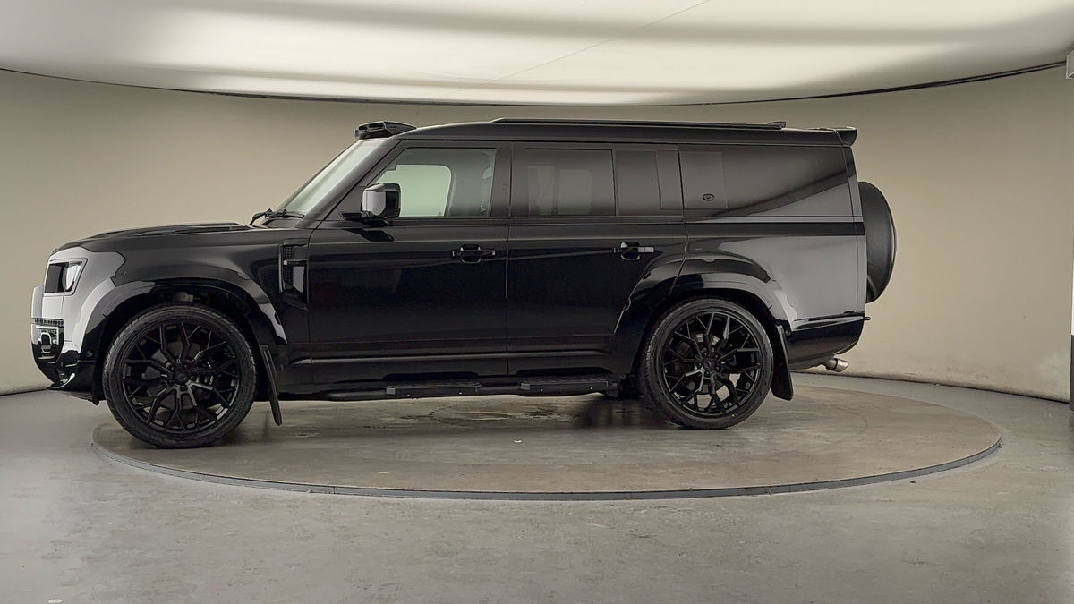 Used Land Rover Defender 130 2023 for sale - 76430644: Photo 35