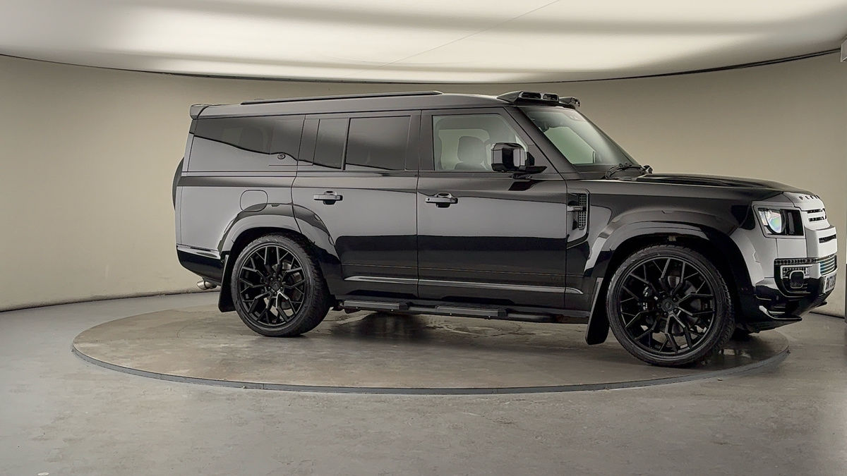 Used Land Rover Defender 130 2023 for sale - 76430644: Photo 42