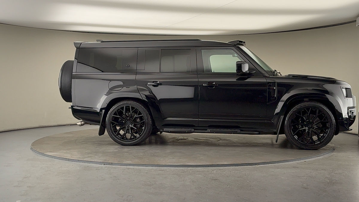 Used Land Rover Defender 130 2023 for sale - 76430644: Photo 43