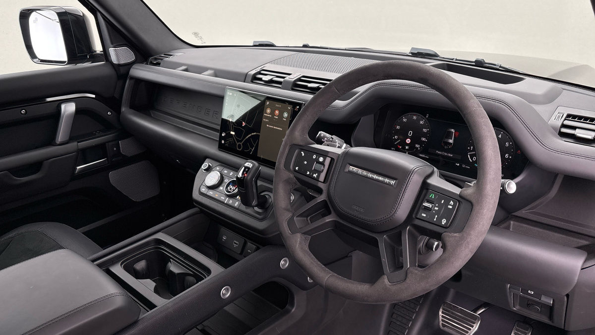 Used Land Rover Defender 130 2023 for sale - 76430644: Photo 5