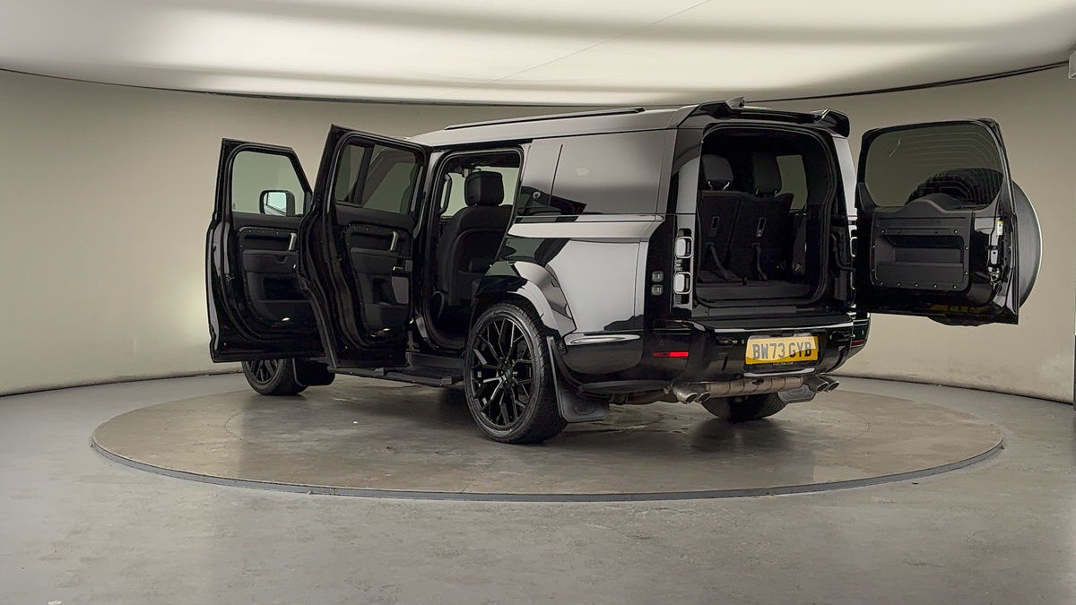 Used Land Rover Defender 130 2023 for sale - 76430644: Photo 50