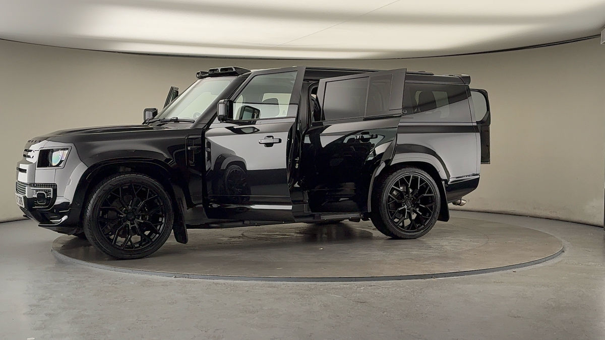 Used Land Rover Defender 130 2023 for sale - 76430644: Photo 55