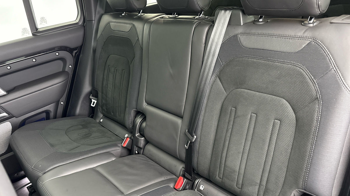 Used Land Rover Defender 130 2023 for sale - 76430644: Photo 8