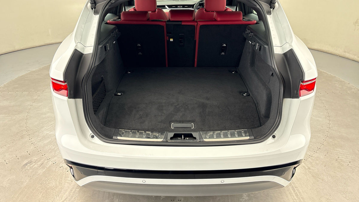 Used Jaguar F-Pace 2024 for sale - 77328892: Photo 11