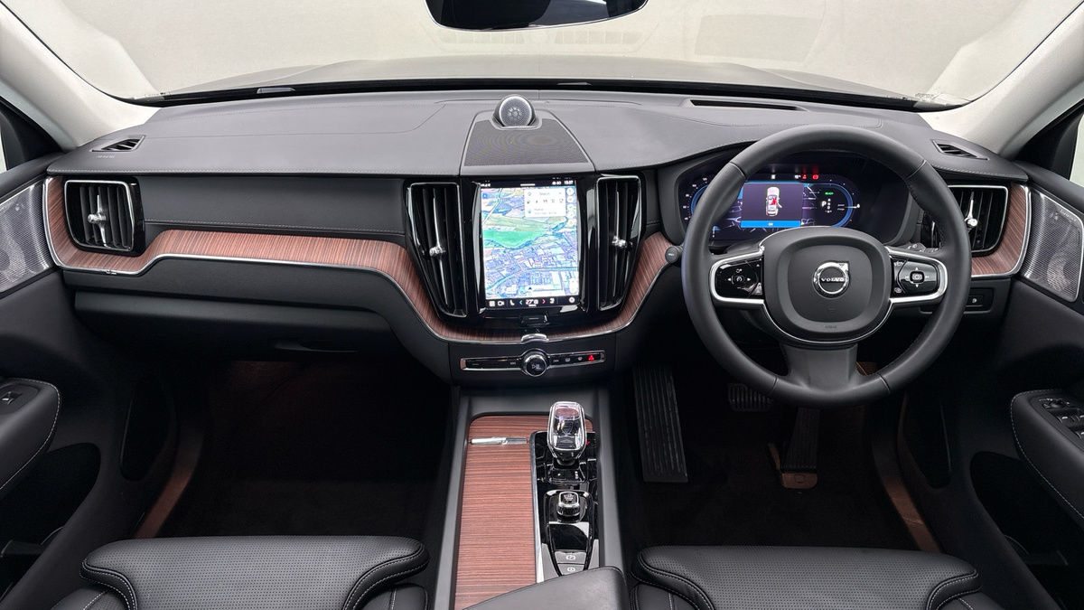 Used Volvo XC60 2024 for sale - 78168192: Photo 12