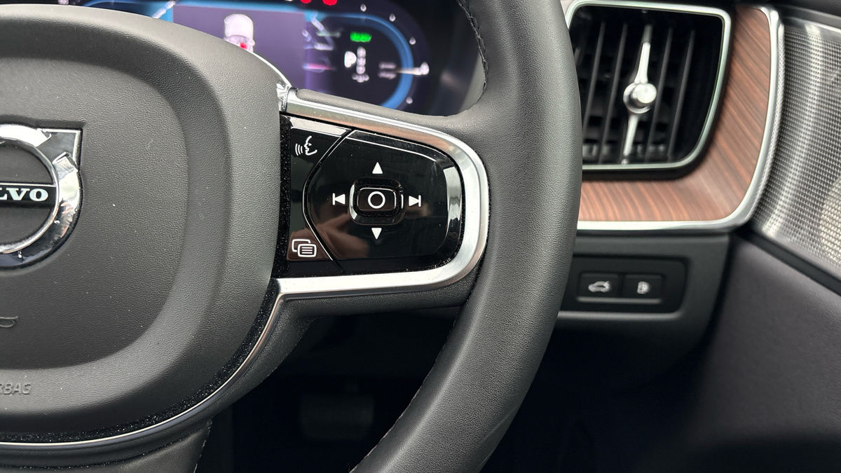 Used Volvo XC60 2024 for sale - 78168192: Photo 14
