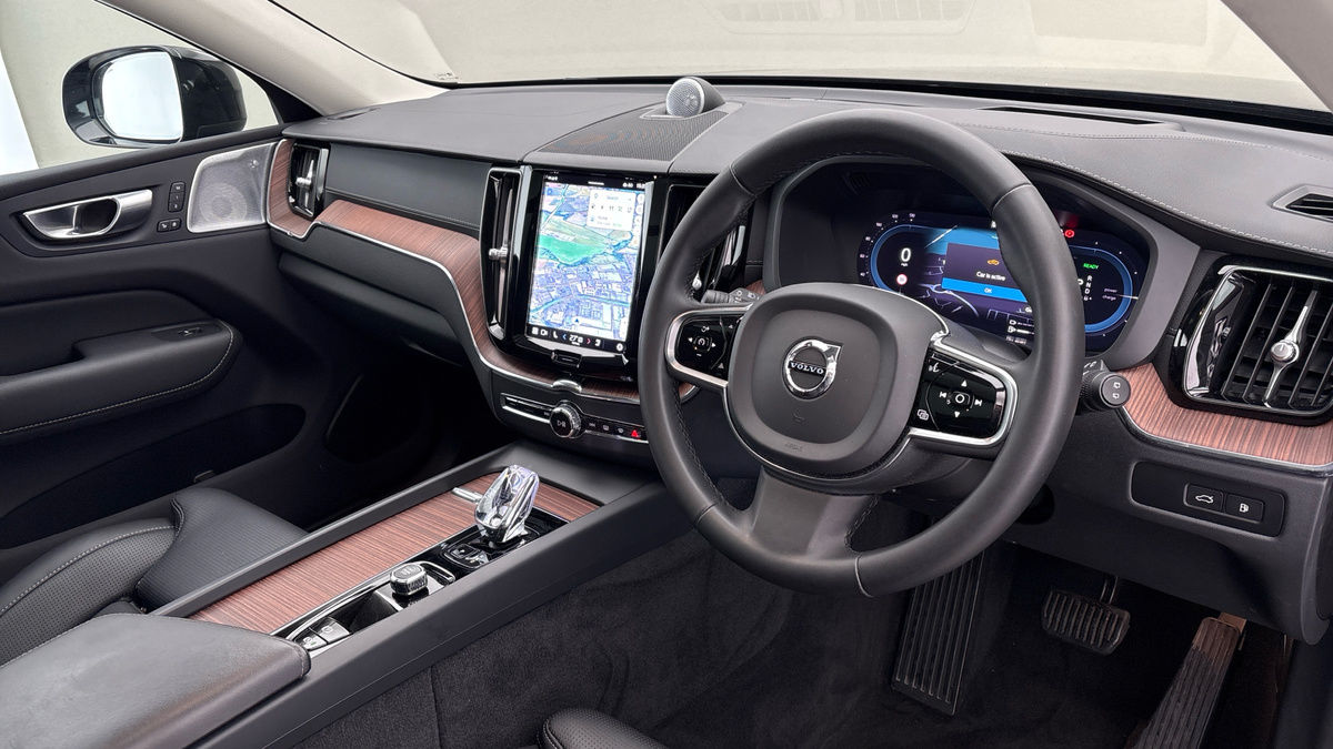 Used Volvo XC60 2024 for sale - 78168192: Photo 5