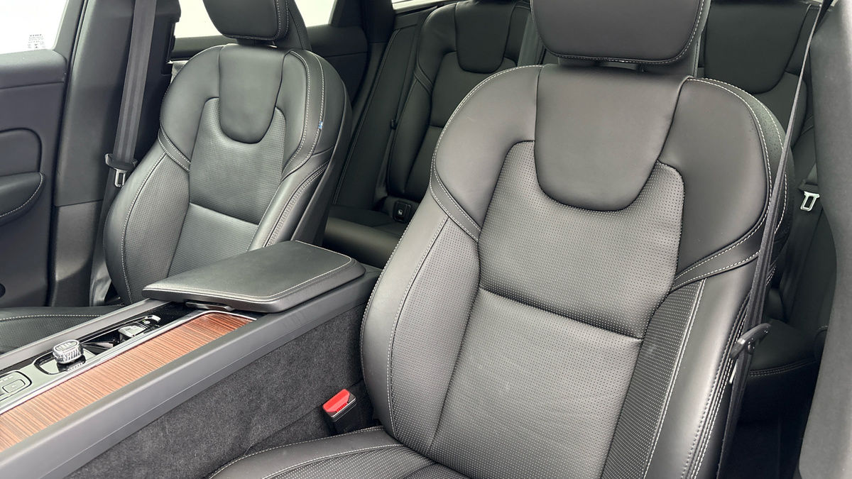 Used Volvo XC60 2024 for sale - 78168192: Photo 7