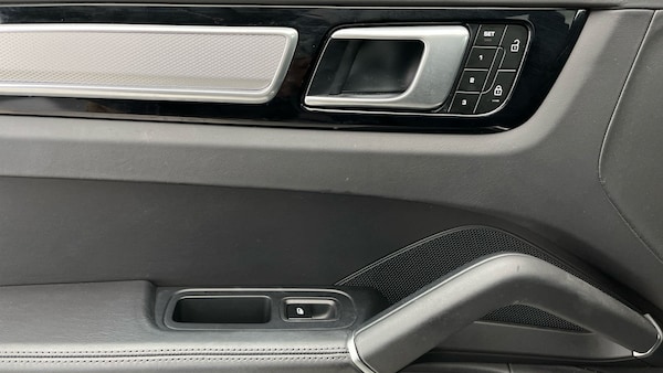 Used Porsche Cayenne 2022 for sale - 75878247: Photo 19