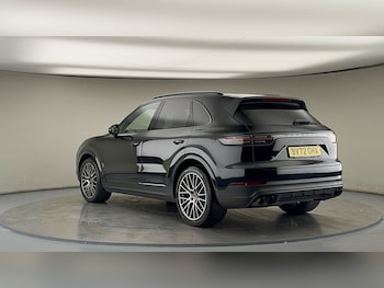Used Porsche Cayenne 2022 for sale - 75878247: Photo