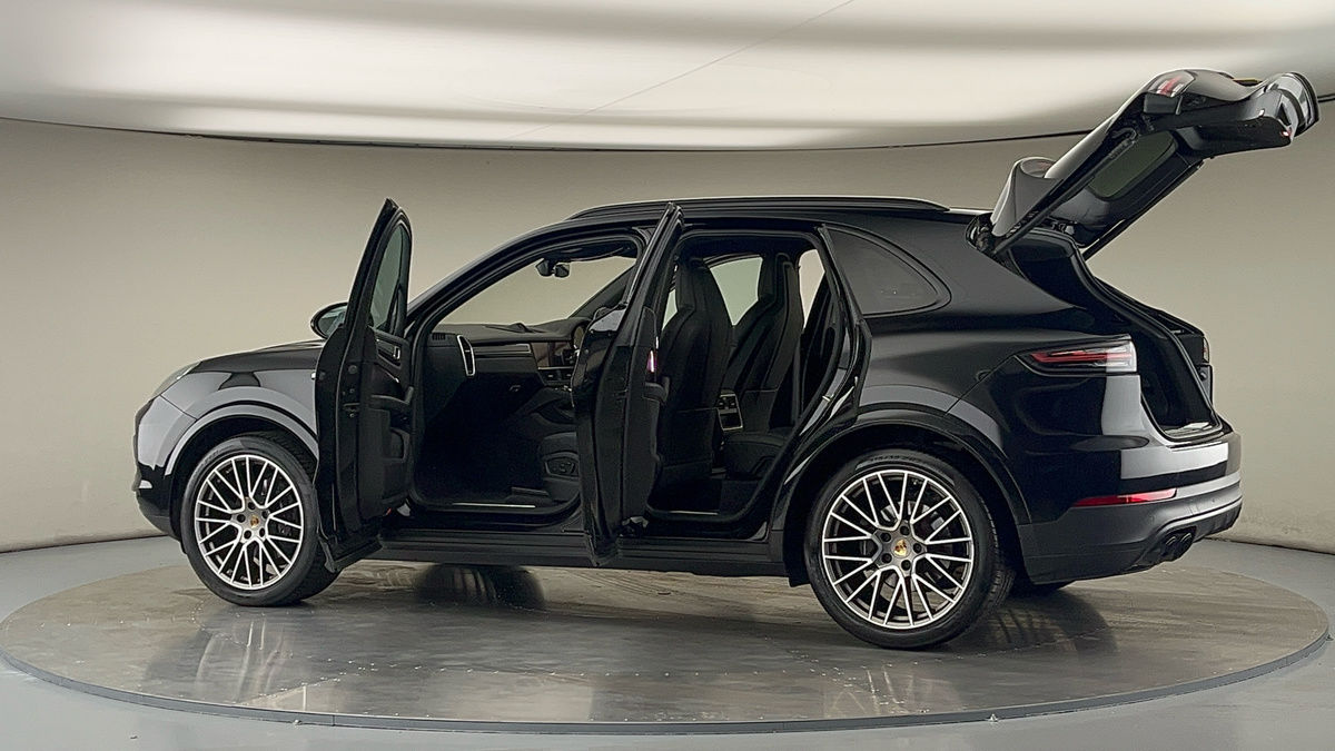 Used Porsche Cayenne 2022 for sale - 75878247: Photo 47