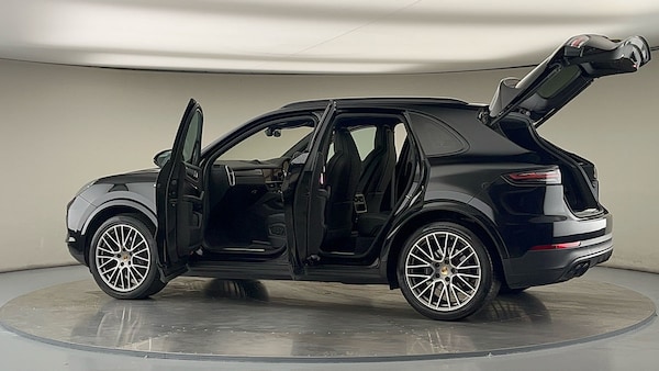 Used Porsche Cayenne 2022 for sale - 75878247: Photo 47