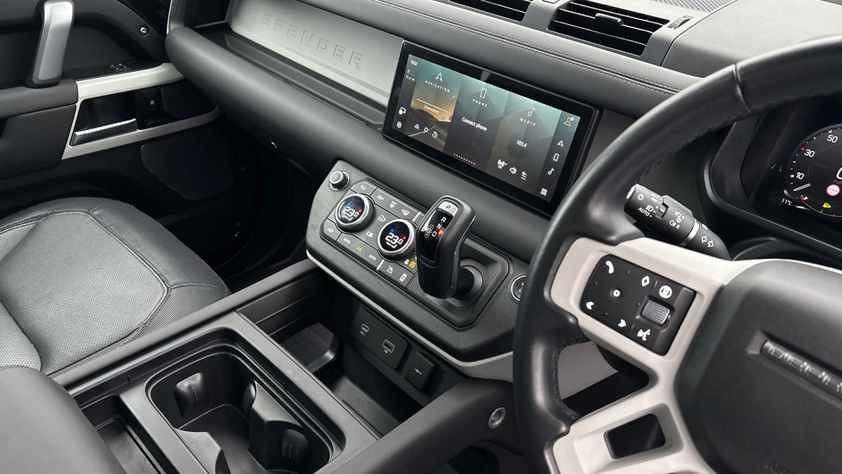 Used Land Rover Defender 2023 for sale - 77937583: Photo 18