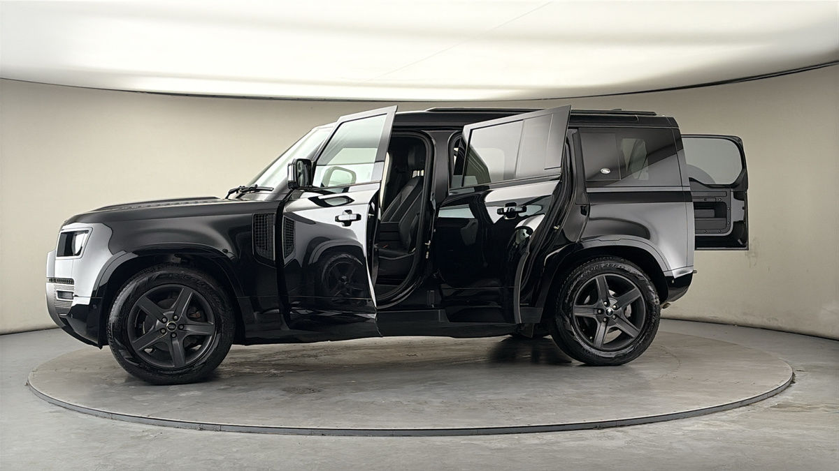 Used Land Rover Defender 2023 for sale - 77937583: Photo 48