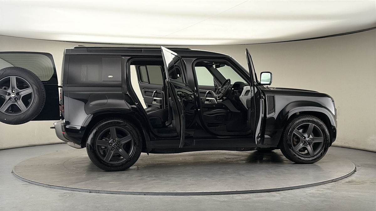 Used Land Rover Defender 2023 for sale - 77937583: Photo 57