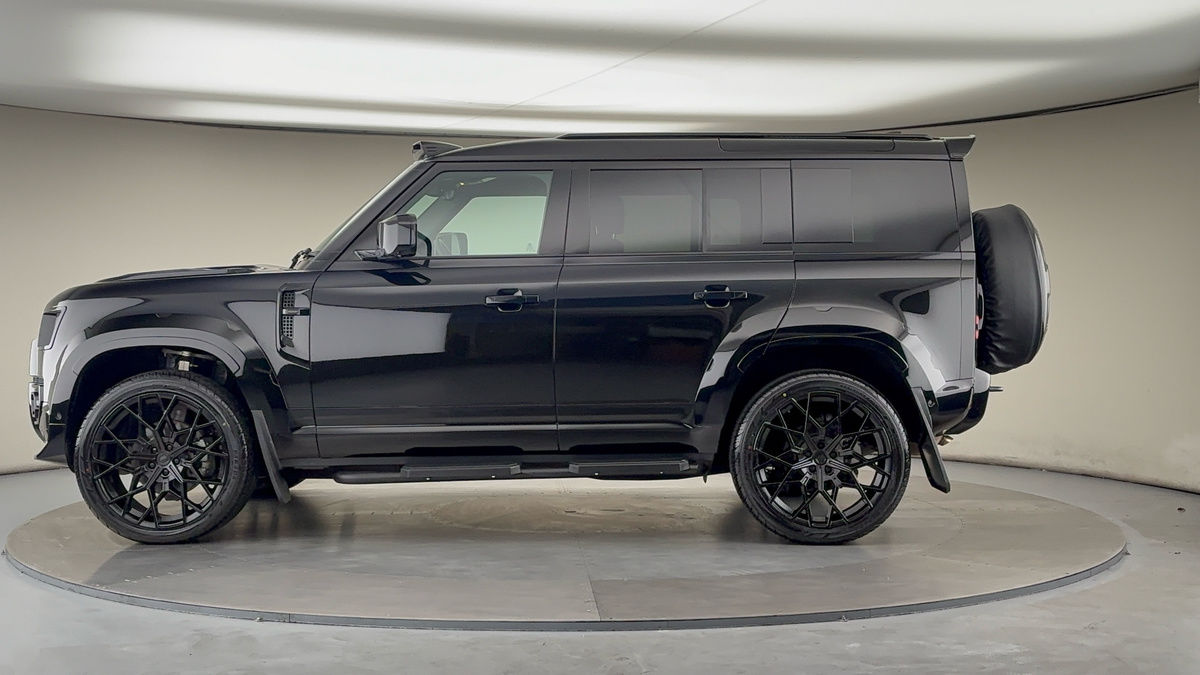 Used Land Rover Defender 110 2024 for sale - 76211088: Photo 15