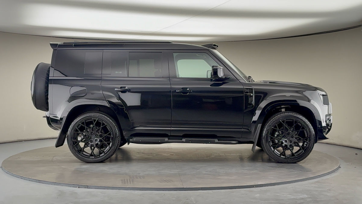 Used Land Rover Defender 110 2024 for sale - 76211088: Photo 16