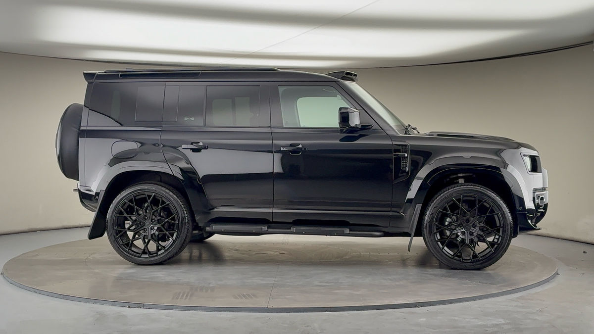 Used Land Rover Defender 110 2024 for sale - 76211088: Photo 42