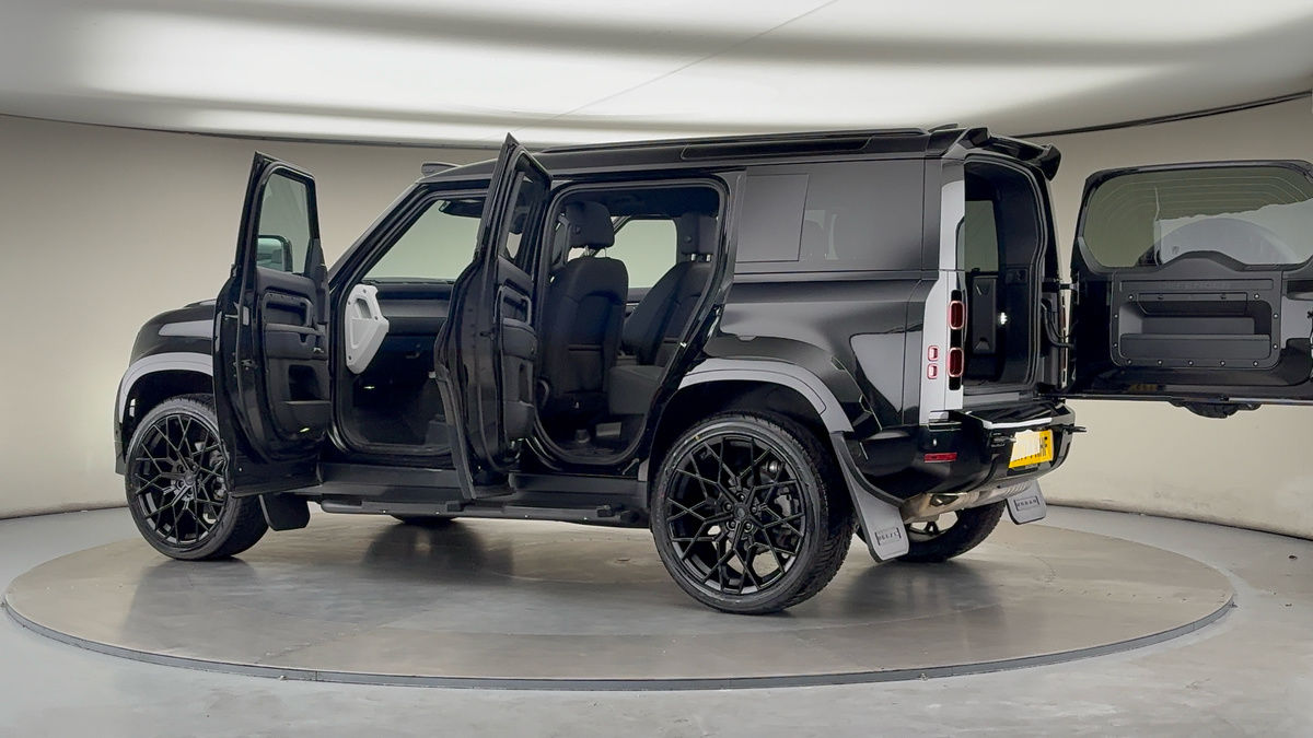 Used Land Rover Defender 110 2024 for sale - 76211088: Photo 51