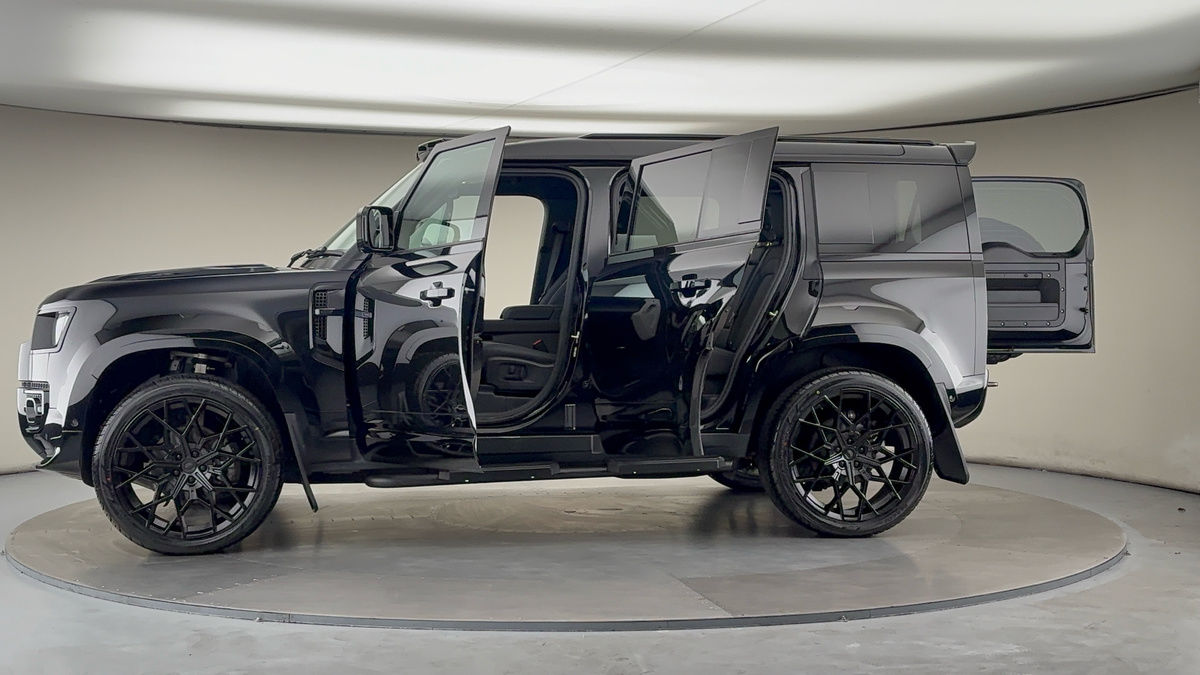 Used Land Rover Defender 110 2024 for sale - 76211088: Photo 53