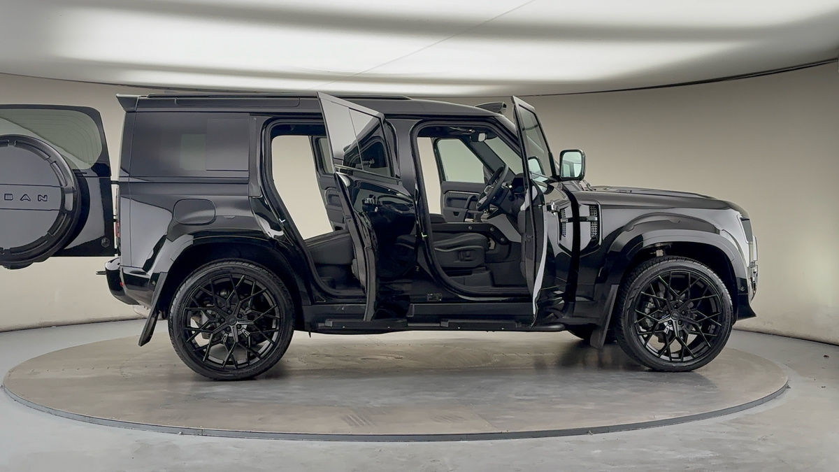 Used Land Rover Defender 110 2024 for sale - 76211088: Photo 62