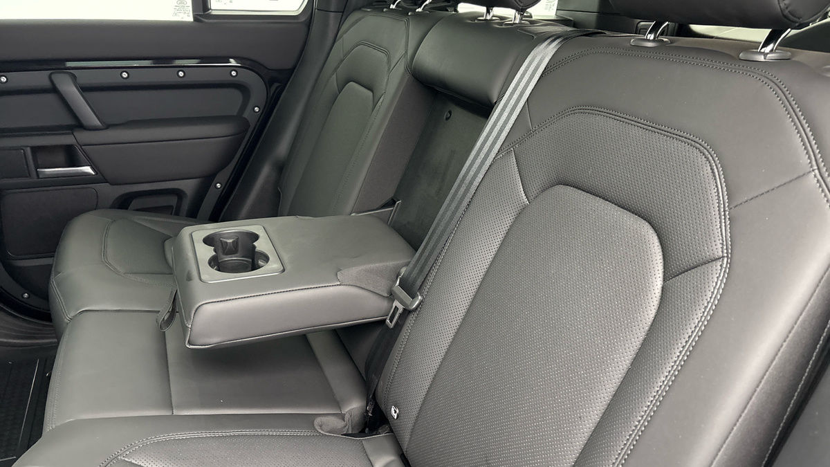 Used Land Rover Defender 110 2024 for sale - 76211088: Photo 9