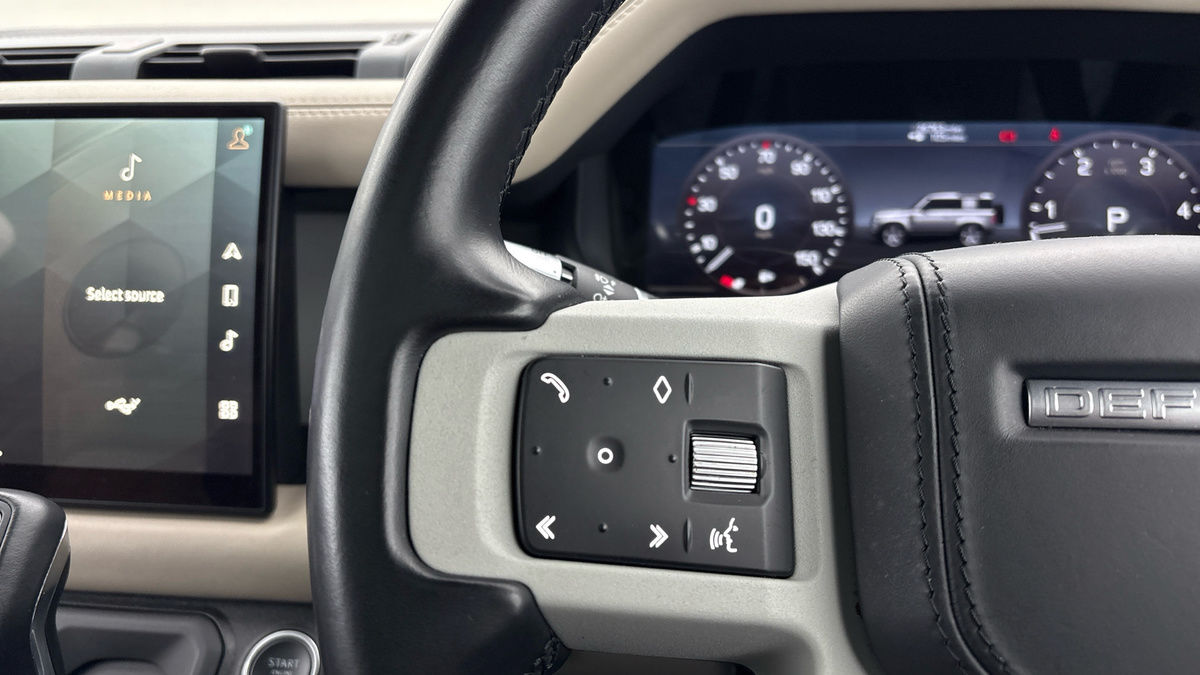 Used Land Rover Defender 2021 for sale - 77821828: Photo 13