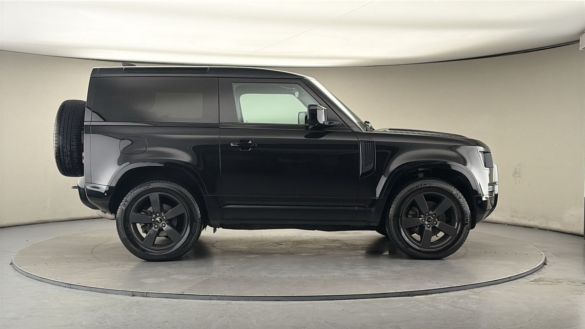 Used Land Rover Defender 2021 for sale - 77821828: Photo 16