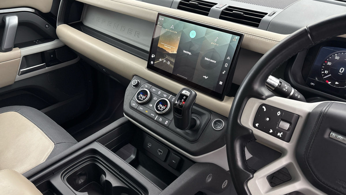 Used Land Rover Defender 2021 for sale - 77821828: Photo 18