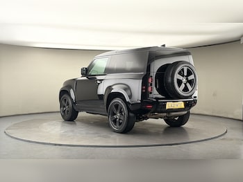 Used Land Rover Defender 90 2021 for sale - 77821828: Photo