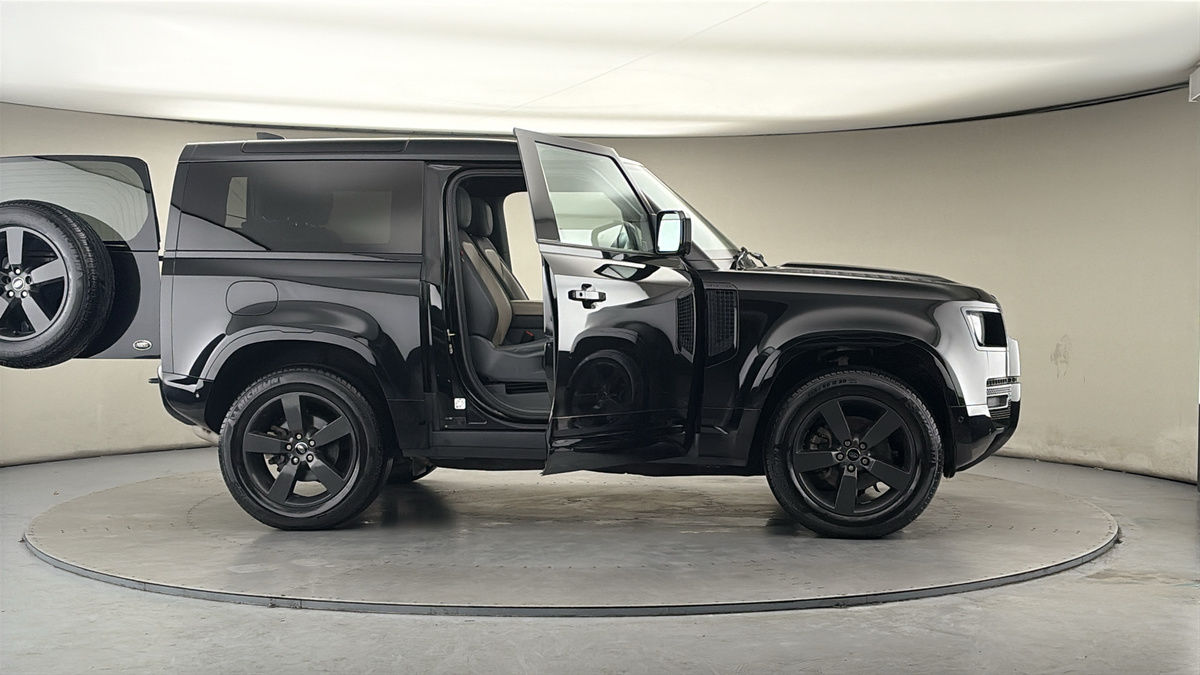 Used Land Rover Defender 2021 for sale - 77821828: Photo 55