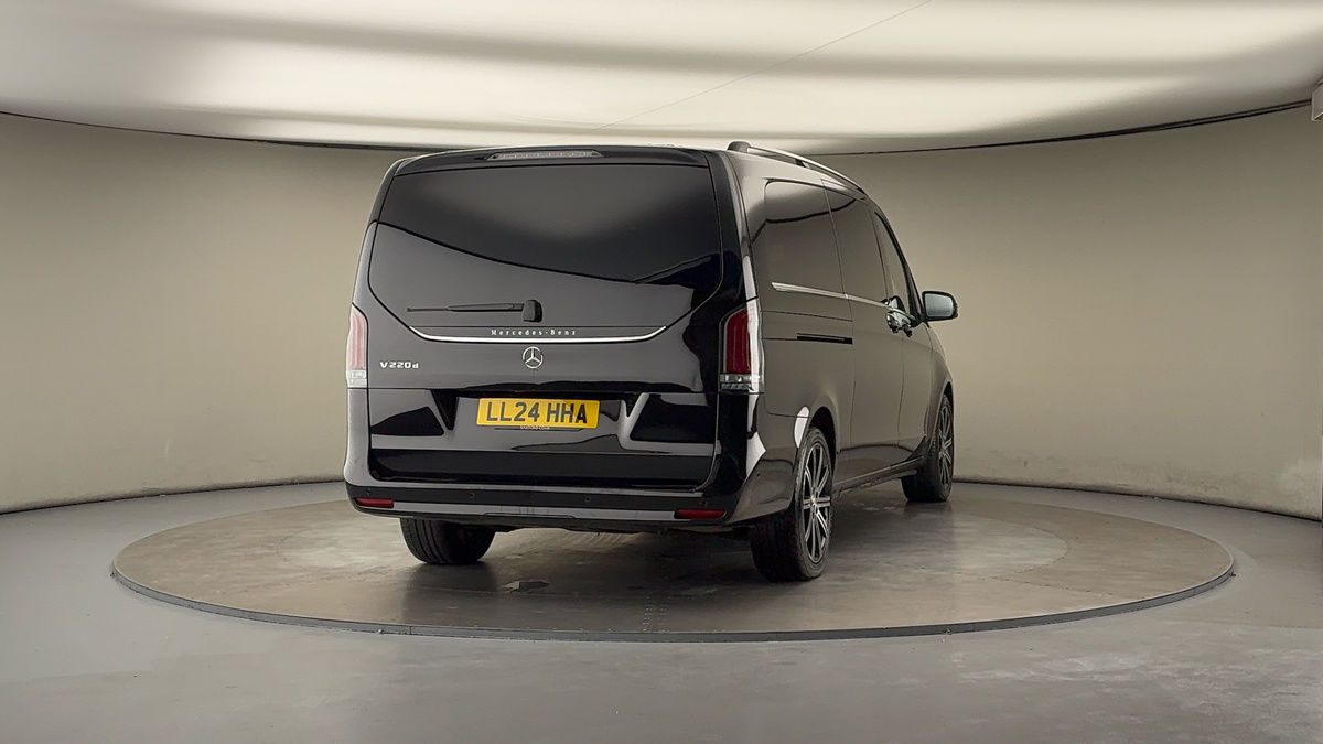 Used Mercedes-Benz V-Class 2024 for sale - 76211089: Photo 41