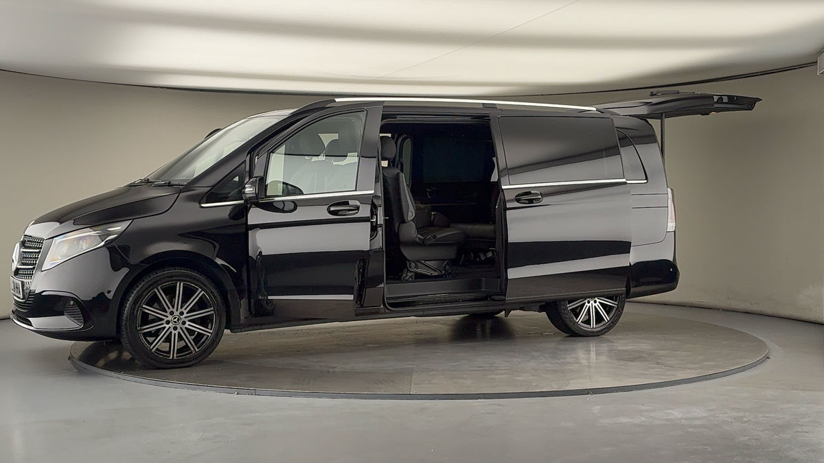 Used Mercedes-Benz V-Class 2024 for sale - 76211089: Photo 49