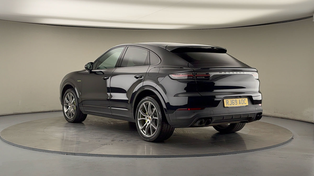 Used Porsche Cayenne 2019 for sale - 75560598: Photo 2