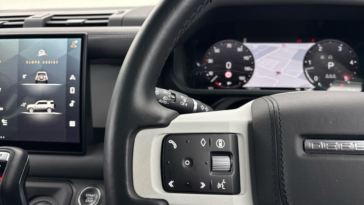 Used Land Rover Defender 110 2024 for sale - 77749390: Photo 13