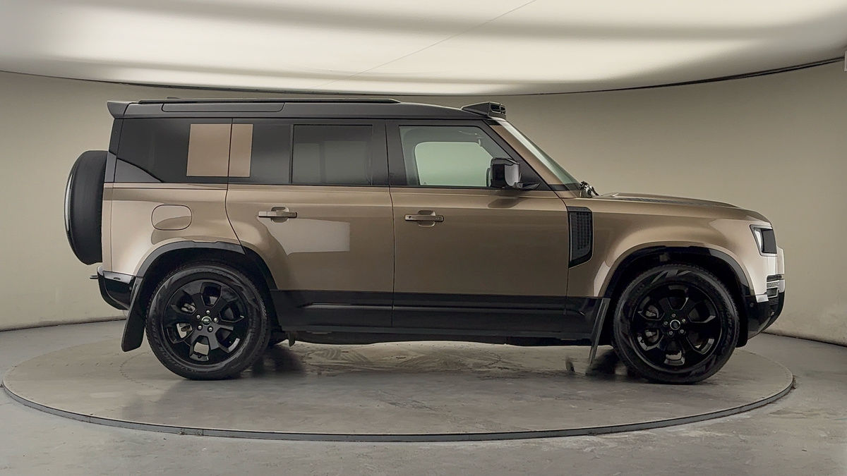 Used Land Rover Defender 110 2024 for sale - 77749390: Photo 16