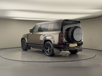 Used Land Rover Defender 110 2024 for sale - 77749390: Photo