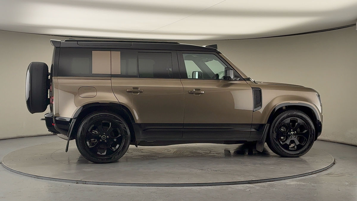 Used Land Rover Defender 110 2024 for sale - 77749390: Photo 37