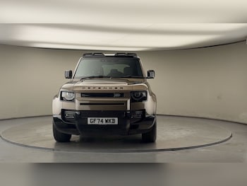 Used Land Rover Defender 110 2024 for sale - 77749390: Photo