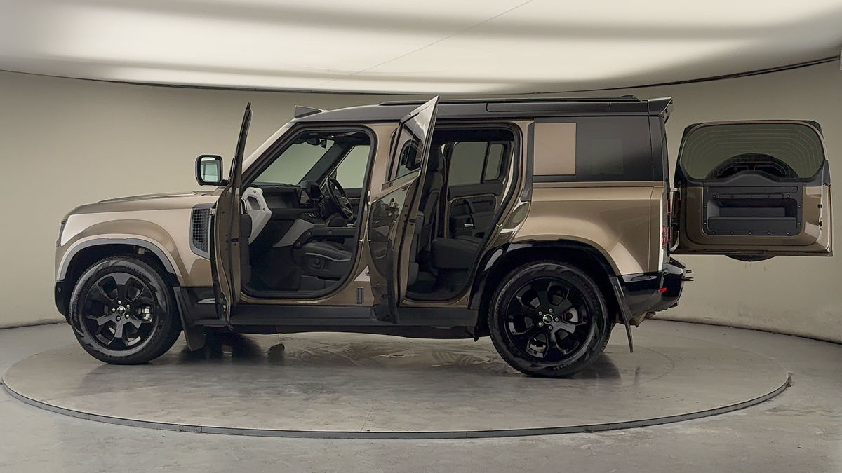 Used Land Rover Defender 110 2024 for sale - 77749390: Photo 46