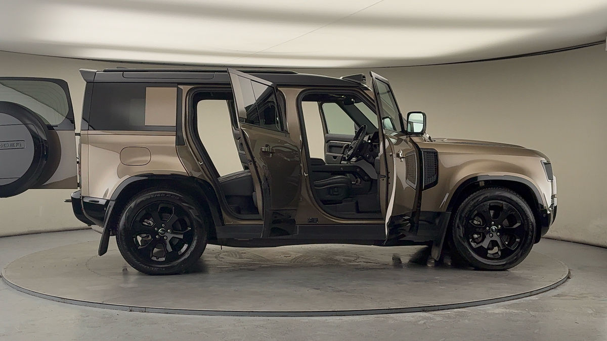 Used Land Rover Defender 110 2024 for sale - 77749390: Photo 56