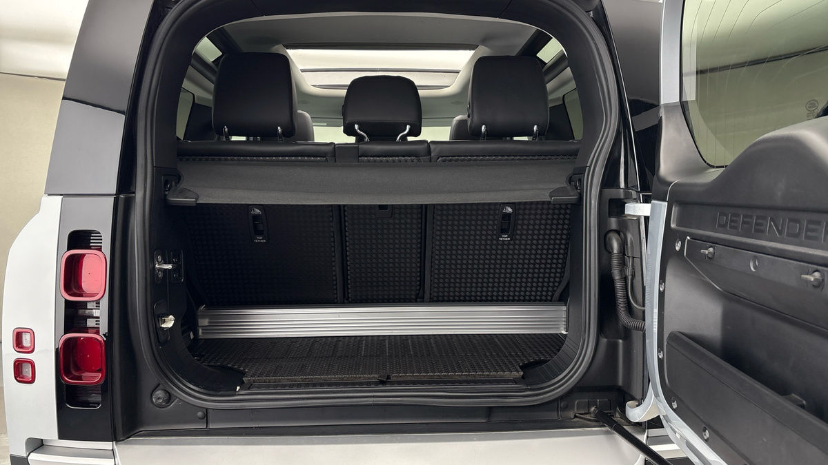 Used Land Rover Defender 90 2021 for sale - 76387100: Photo 11