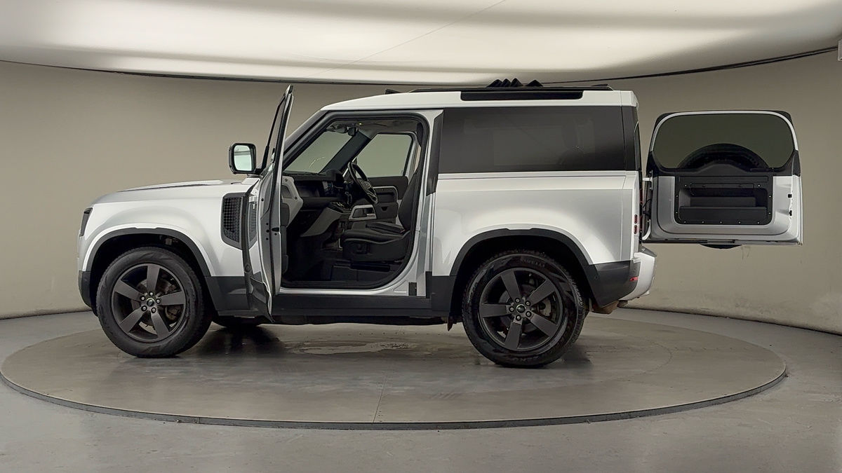 Used Land Rover Defender 90 2021 for sale - 76387100: Photo 47