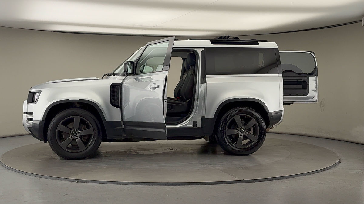 Used Land Rover Defender 90 2021 for sale - 76387100: Photo 48